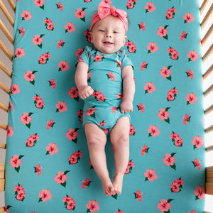 Kyte Baby Crib Sheet in Hibiscus