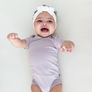 Kyte Baby Short Sleeve Bodysuit in Wisteria