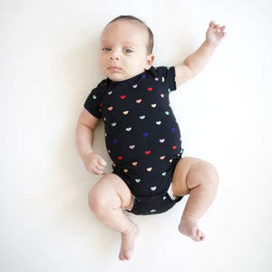 Kyte Baby Short Sleeve Printed Bodysuit in Midnight Rainbow Heart