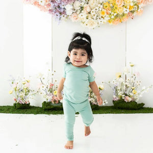 Kyte Baby Short Sleeve with Pants Pajamas in Wasabi