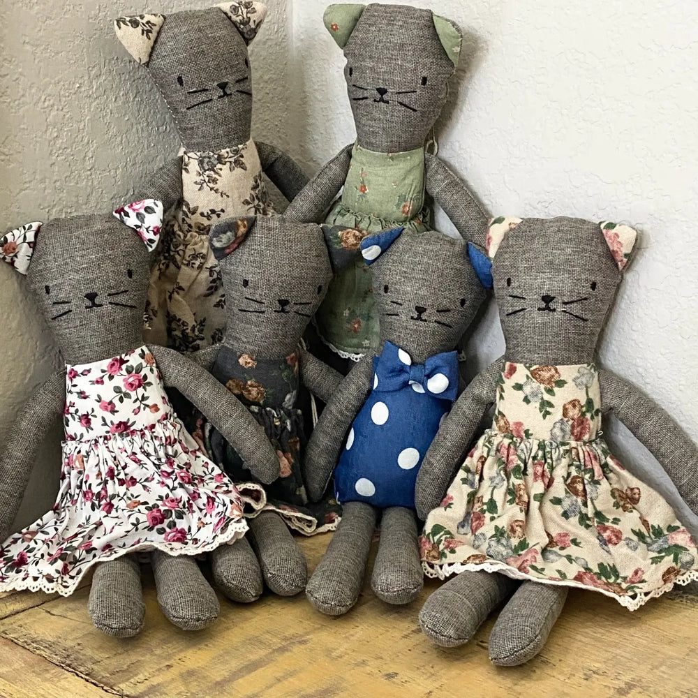 Miss Rose Sister Violet Small Violet the Vintage Cat