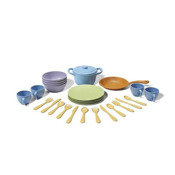 green toys cookware + dining set