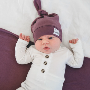 copper pearl top knot hat - plum
