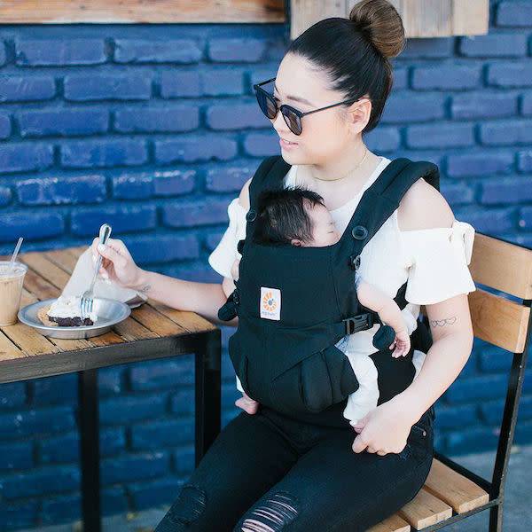 ergobaby omni 360 baby carrier pure black Ergo Baby Omni 360 Carrier - Pure Black