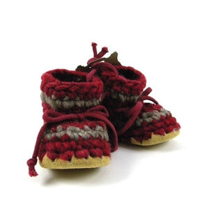 padraig cottage newborn & baby slippers - red stripe